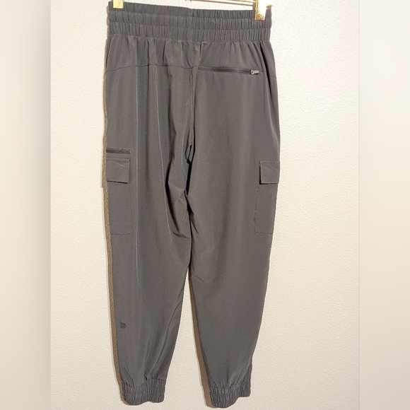 NWT All in Motion Women's Stretch Cargo Jogger Pants - Gray XS - Picture 3 of 7